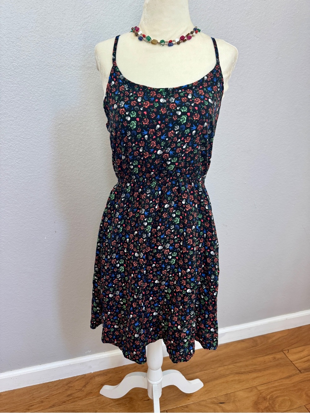 Divided H&M Spaghetti-Strap Dress skulls, roses, hearts above the knee size 8